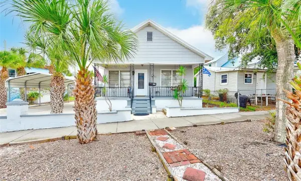 632 Cross Street, Tarpon Springs, FL, 34689
