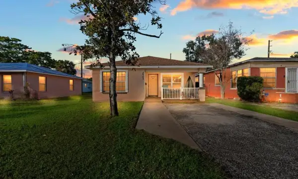 2563 13th Avenue S, St Petersburg, FL, 33712