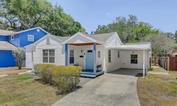 911 W Candlewood Avenue, Tampa, FL, 33603