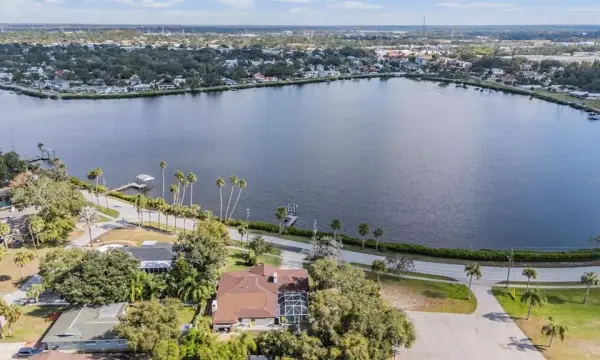 302 Whitcomb Boulevard, Tarpon Springs, FL, 34689