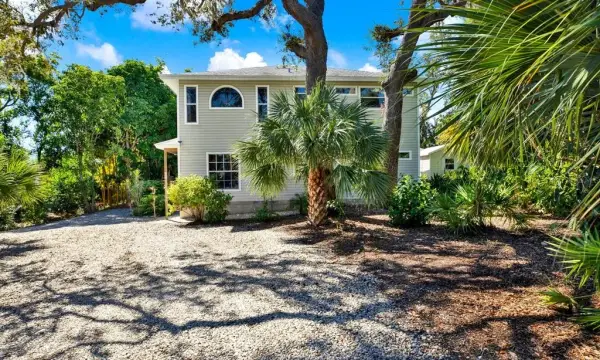 201 Georgia Avenue, Crystal Beach, FL, 34681