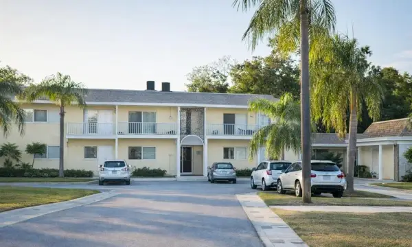 Address Withheld, Unit 114, Belleair Bluffs, FL, 33770