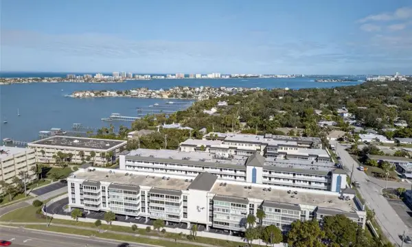 131 Bluff View Drive, Unit 403, Belleair Bluffs, FL, 33770