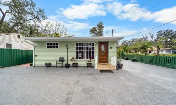 10001 N Arden Avenue, Tampa, FL, 33612