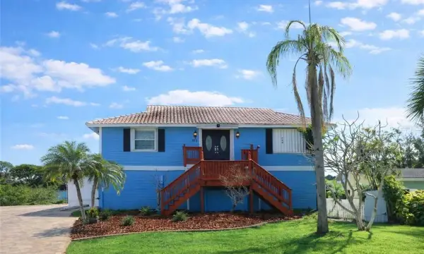 303 Lagoon Drive, Palm Harbor, FL, 34683