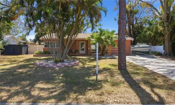 718 Bay Vista Boulevard S, St Petersburg, FL, 33705
