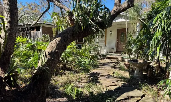 8716 N Temple Avenue, Tampa, FL, 33617
