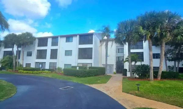 1001 Tartan Drive, Unit 302, Palm Harbor, FL, 34684