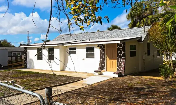 426 S Disston Avenue, Tarpon Springs, FL, 34689