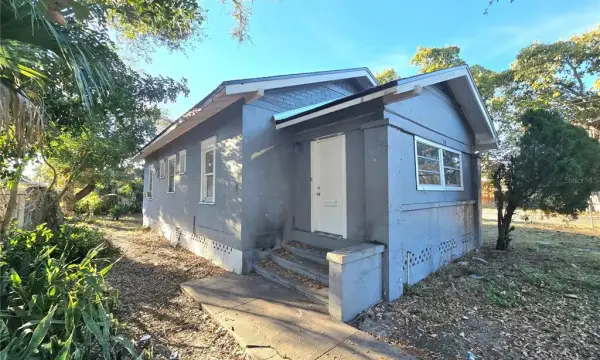 2001 11th Street S, St Petersburg, FL, 33705