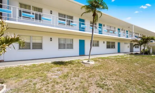 2011 58th Avenue N, Unit 5, St Petersburg, FL, 33714