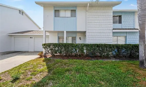 6490 Cape Hatteras Way NE, Unit 4, St Petersburg, FL, 33702