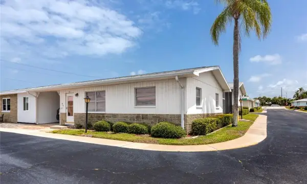 12400 Park Boulevard, Unit 417, Seminole, FL, 33772