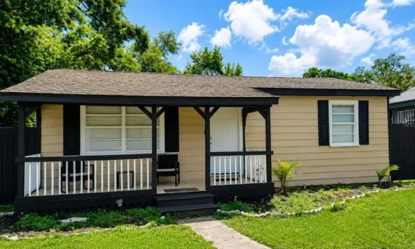 2109 E Navajo Avenue, Tampa, FL, 33612