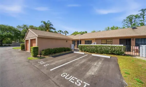 3135 Charter Club Drive, Unit B, Tarpon Springs, FL, 34688