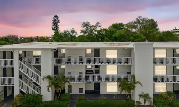 2944 W Bay Drive, Unit 106, Belleair Bluffs, FL, 33770