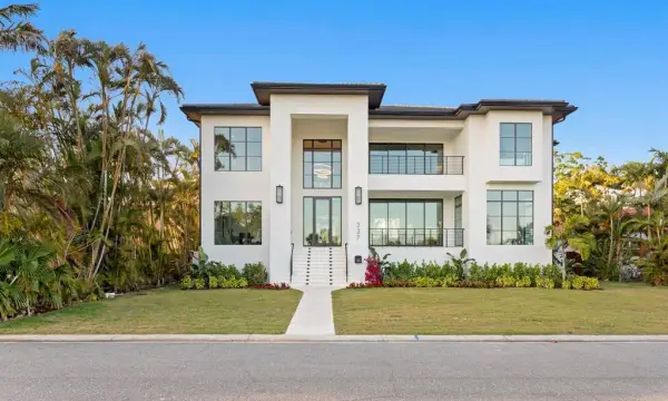 337 Coffee Pot Drive NE, St Petersburg, FL, 33704