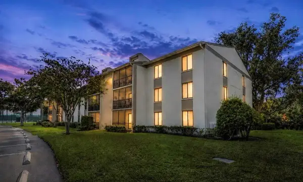 3166 Lake Pine Way S, Unit H1, Tarpon Springs, FL, 34688