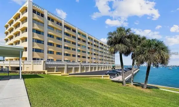 100 Bluff View Drive, Unit 308a, Belleair Bluffs, FL, 33770