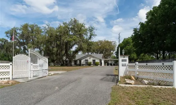 31919 Hedgerow Drive, Wesley Chapel, FL, 33543