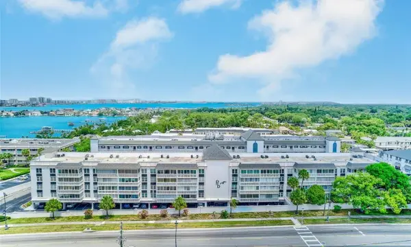 131 Bluff View Drive, Unit 401, Belleair Bluffs, FL, 33770