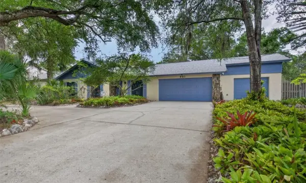 901 W River Drive, Temple Terrace, FL, 33617