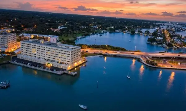 100 Bluff View Drive, Unit 604c, Belleair Bluffs, FL, 33770