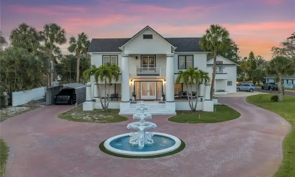 208 N Spring Boulevard, Tarpon Springs, FL, 34689