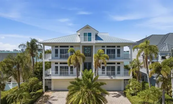 24 N Pine Circle, Belleair, FL, 33756