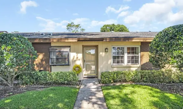 860 Maclaren Drive N, Unit B, Palm Harbor, FL, 34684