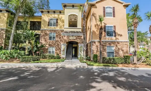 10103 Courtney Oaks Circle, Unit 103, Tampa, FL, 33619