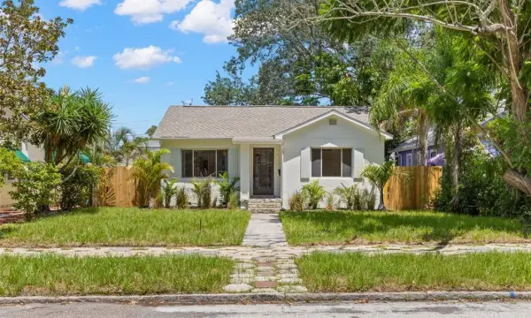 1211 16th Avenue N, St Petersburg, FL, 33704
