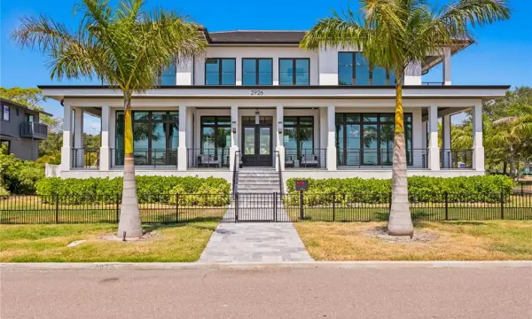 2926 Coffee Pot Boulevard NE, St Petersburg, FL, 33704