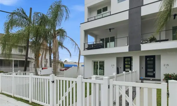 215 W Columbus Drive, Unit 2, Tampa, FL, 33602