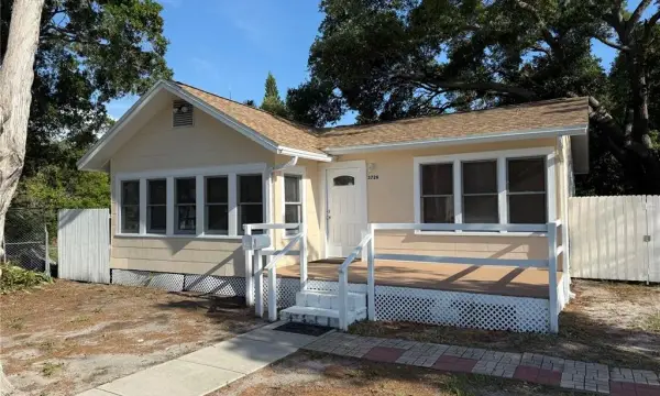 3726 18th Avenue S, St Petersburg, FL, 33711