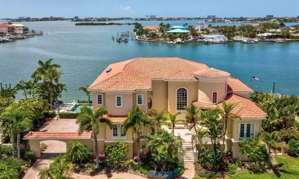 6224 Pasadena Point Boulevard, Gulfport, FL, 33707
