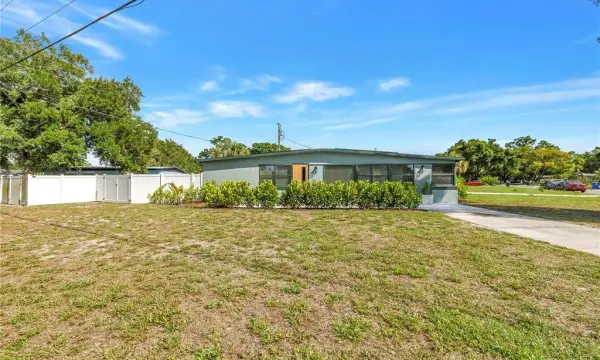 7599 Meadowlawn Drive N, St Petersburg, FL, 33702