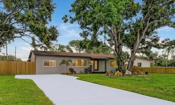 2335 Murilla Way S, St Petersburg, FL, 33712