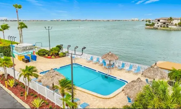 6025 Shore Boulevard S, Unit 106, Gulfport, FL, 33707