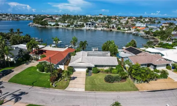 513 Harbor Drive N, Indian Rocks Beach, FL, 33785