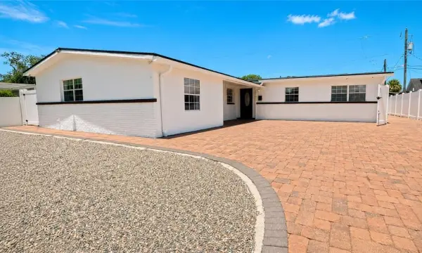 6033 Ambassador Drive, Tampa, FL, 33615