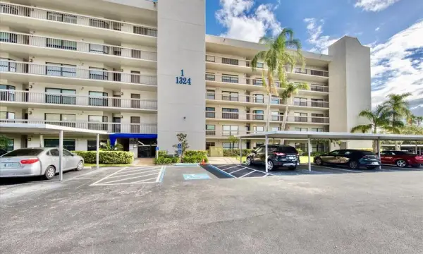 1324 Pasadena Avenue S, Unit 204, South Pasadena, FL, 33707