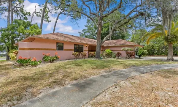 505 Village Oak Drive, Tarpon Springs, FL, 34689