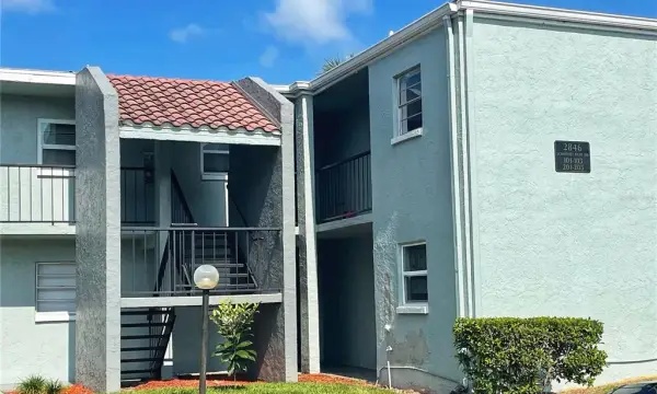 2846 Somerset Park Drive, Unit 201, Tampa, FL, 33613