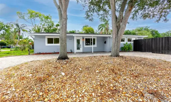 4095 Locust Street NE, St Petersburg, FL, 33703