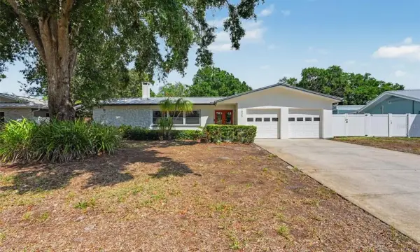 1835 Dormieone Road N, St Petersburg, FL, 33710