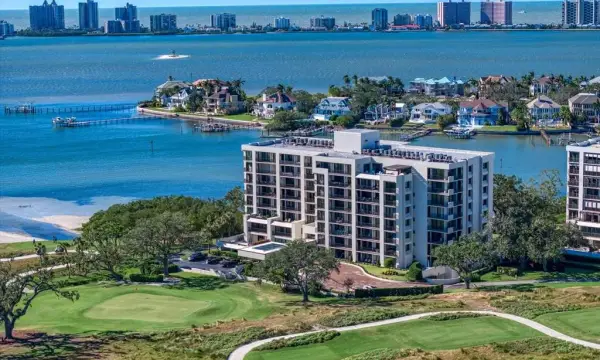 4 Belleview Boulevard, Unit 106, Belleair, FL, 33756