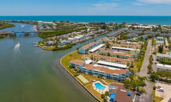 1 Windrush Boulevard, Unit 37, Indian Rocks Beach, FL, 33785
