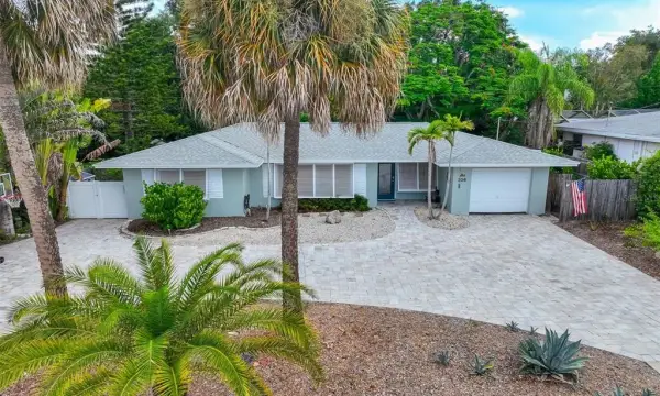 326 Mehlenbacher Road, Belleair, FL, 33756