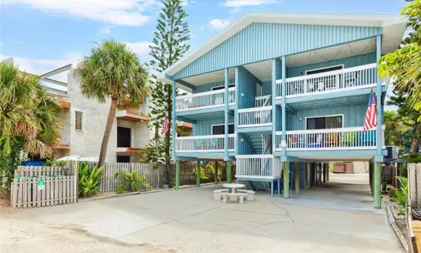 812 Gulf Blvd, Unit 3, Indian Rocks Beach, FL, 33785